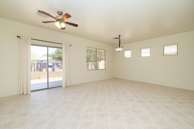 Building Photo - 7398 W Fargo Dr