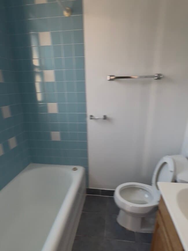 Building Photo - 7825 S Phillips Ave