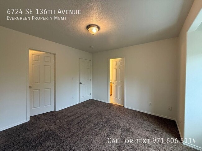 Building Photo - 6724 SE 136th Ave