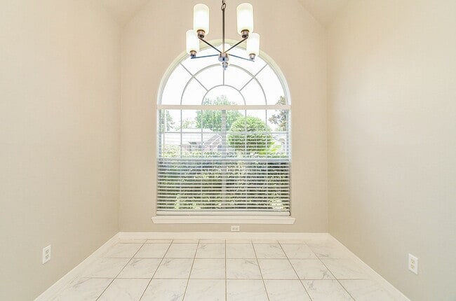 Building Photo - 6146 Rocky Nook Dr