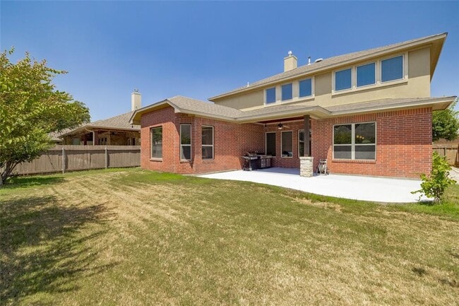 Building Photo - 3008 Paseo de Charros