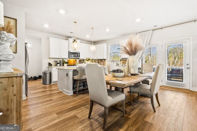 Building Photo - 295 Birdie Cir