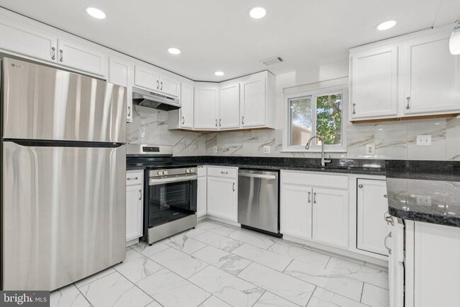 Building Photo - 3364 Longbow Ct