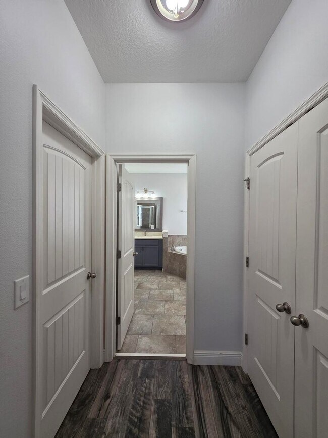 Building Photo - Gorgeous 4-Bedroom, 3-Bathroom Home in Providence