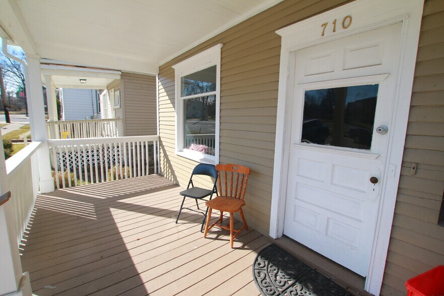 Building Photo - 710 Emmet St