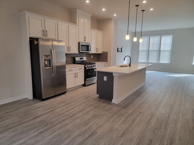 Building Photo - 1622 Grove Chestnut Rd