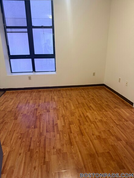 Building Photo - 81 Essex St