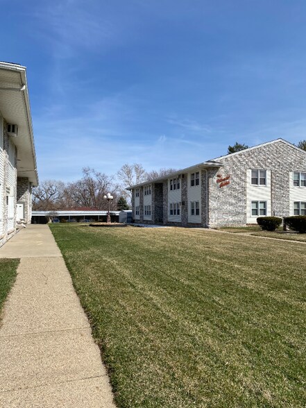 Building Photo - 401 SW elm St