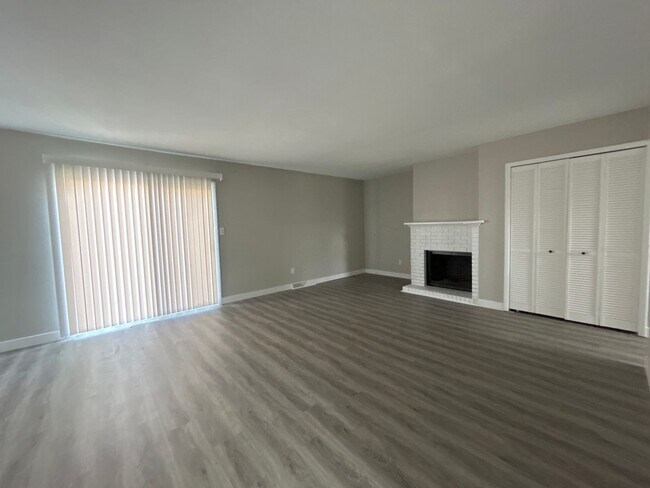 Building Photo - Beautifully Redone 3-Bedroom, 1.5-Bathroom Condo with Attached Garage – $1,725/Month (Lawn Care &...