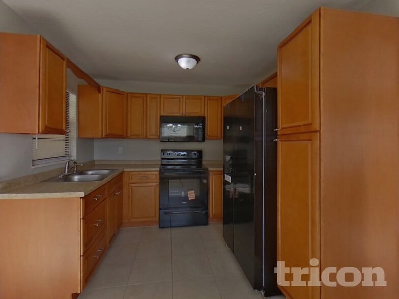 Building Photo - 1318 Baker Dr