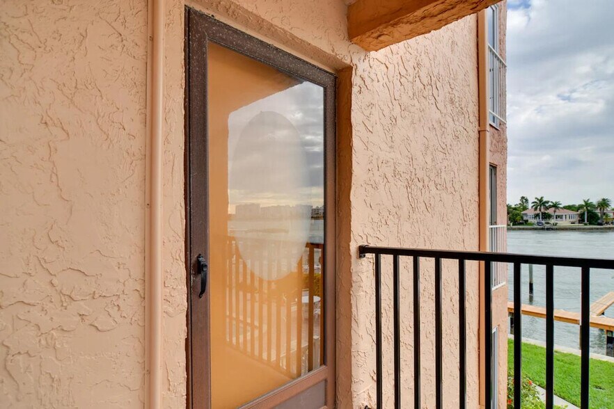 Building Photo - 8921 Blind Pass Rd