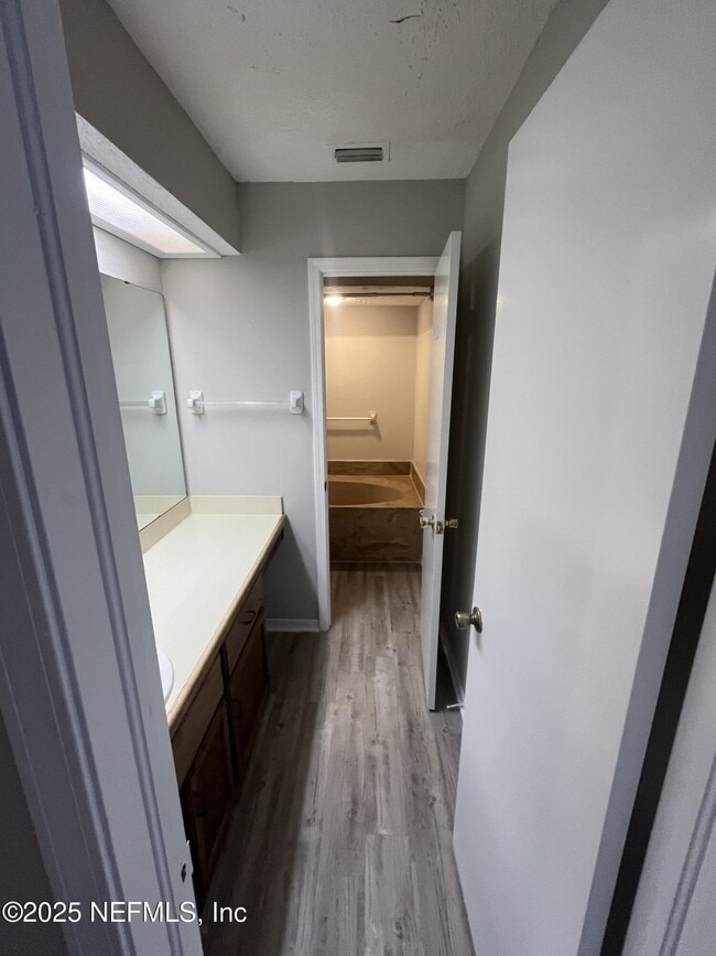 Building Photo - 5544 Cabot Dr N