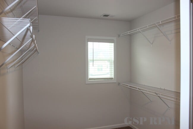 Building Photo - 17 Apricot Ln