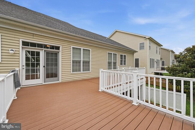 Building Photo - 24267 Purple Finch Dr