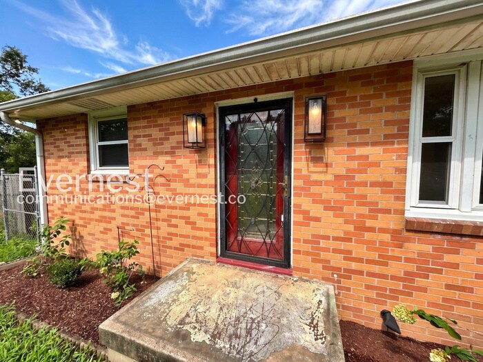 Building Photo - 4017 Meadow Rd