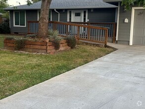Building Photo - 4 bed 2 bath Adult Foster Care Home, Purpo...