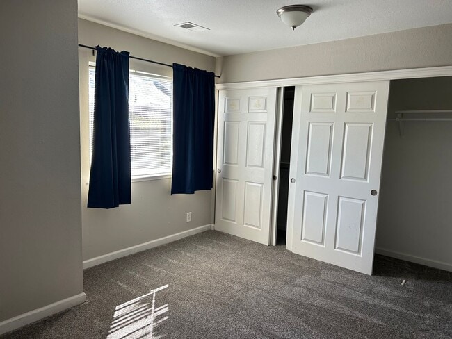 Building Photo - Welcome to your dream home in Hayward
