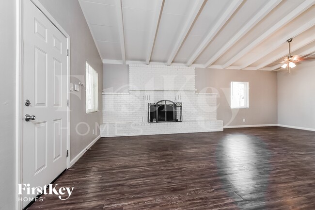 Building Photo - 1801 Canosa Ave