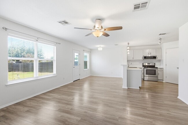 Building Photo - Charming 3 bedroom Home in Hutto!