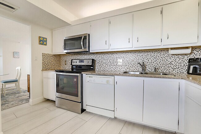 Building Photo - 100 Ocean Trail Way