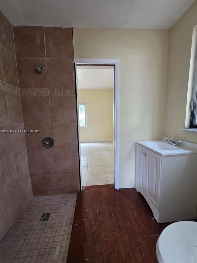 Building Photo - 315 NW 53rd St