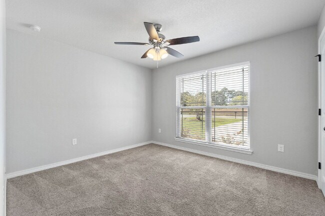 Building Photo - 2432 Frontera St