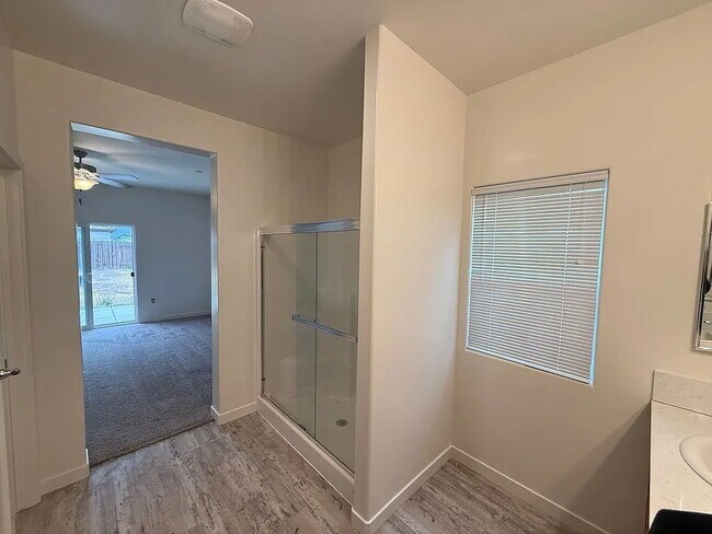 Building Photo - 8914 Danica Ct