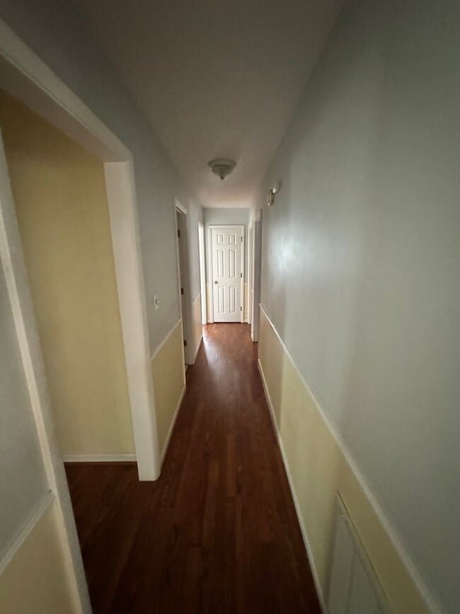 Building Photo - 3018 Delano Pl