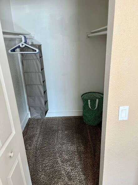 Building Photo - 430 Zang St