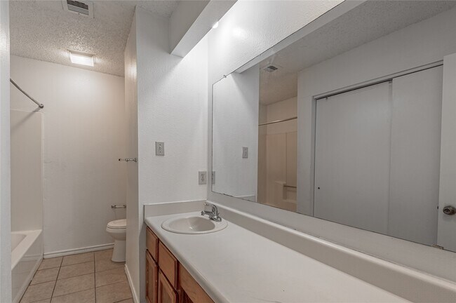 Building Photo - 1228 Ave O
