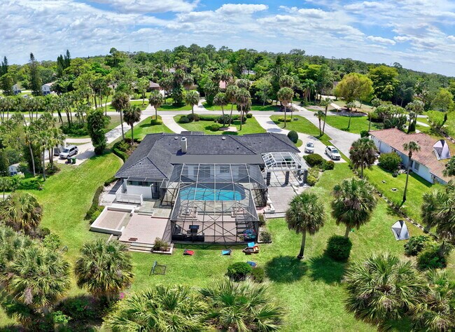 Building Photo - 12231 Areaca Dr