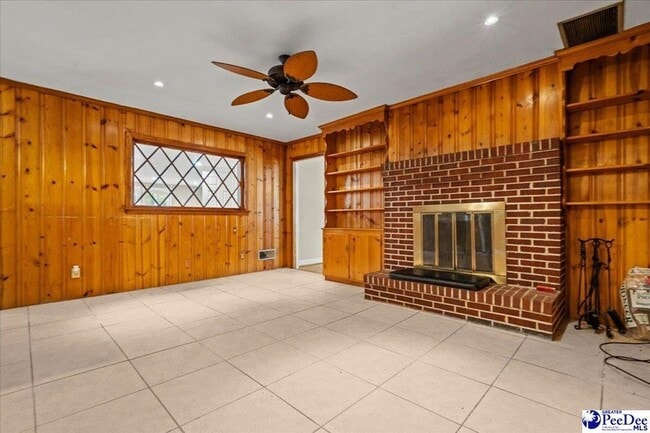 Building Photo - 726 Wisteria Dr