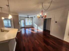 Building Photo - 955 Juniper St NE