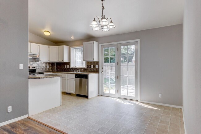 Building Photo - Desirable South East Boise Home for Rent -...