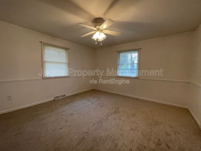 Building Photo - 7723 Yorktown St