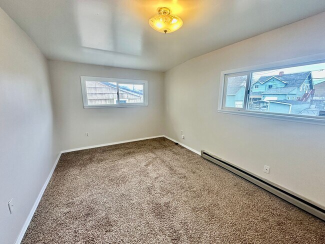 Building Photo - 808 W Augusta Ave