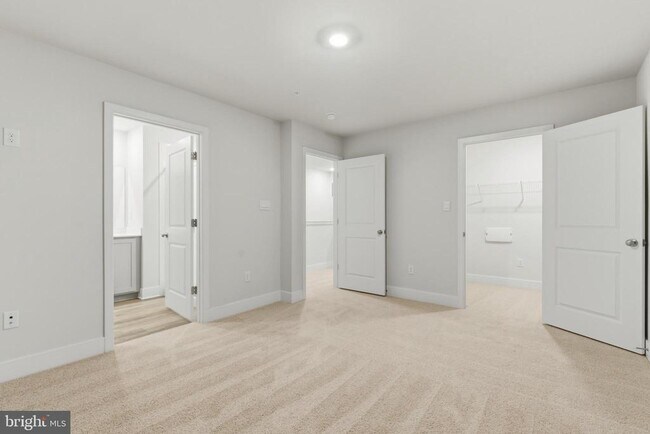 Building Photo - 5229 Manor Park Dr