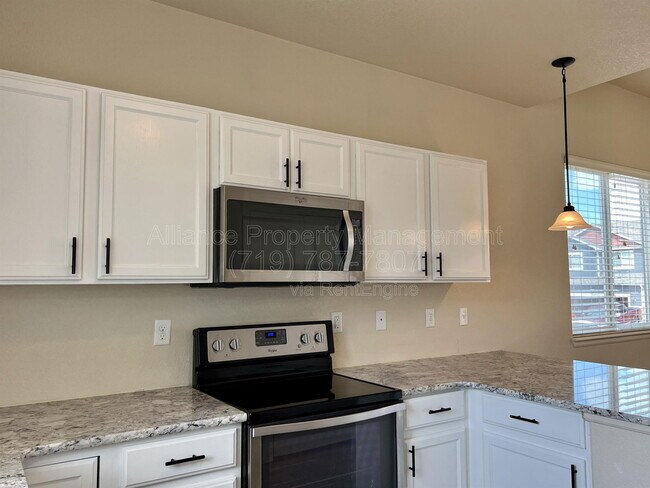 Building Photo - 6280 San Mateo Dr