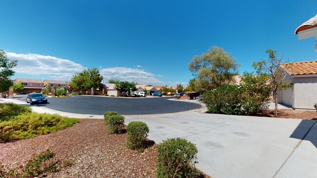 Building Photo - One Story Home Near Beautiful Mountain's Edge Community