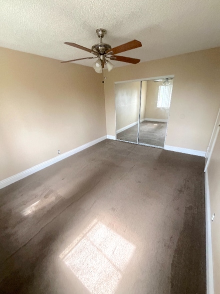 Building Photo - 587 Silverwood Ave