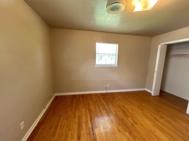 Building Photo - 1315 Jefferis Ave