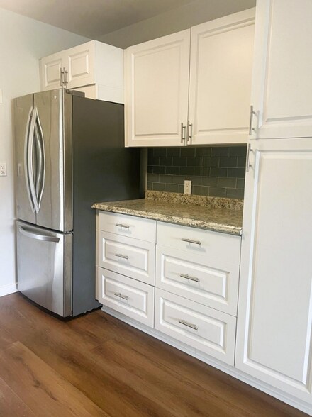 Building Photo - 462 Granada St