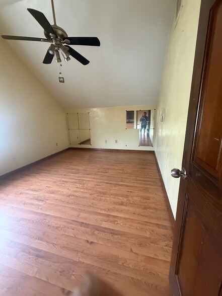 Building Photo - 2552 Roundtree Cir