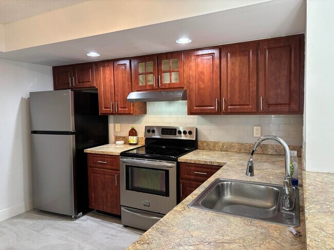 Building Photo - 5721 Riverside Dr