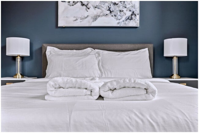 Building Photo - 1401 N 5th St