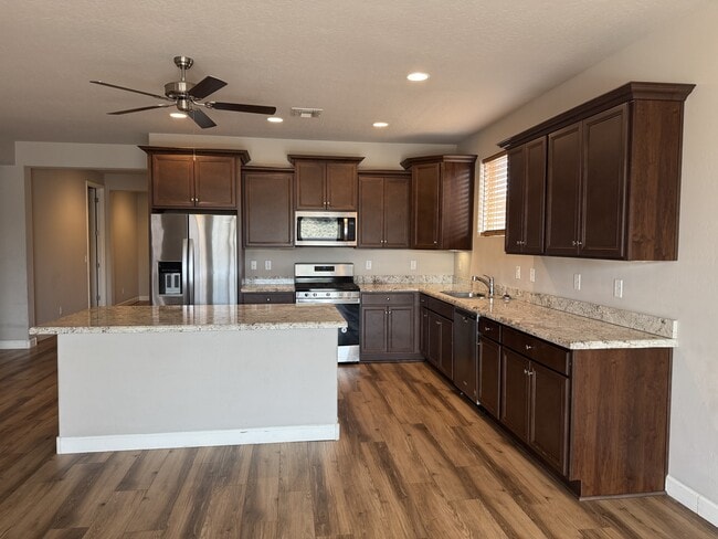 Building Photo - 343 Armitage Way