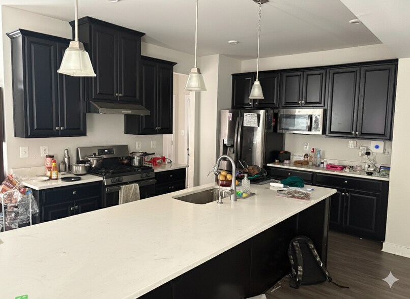 Kitchen - 210 Felix Dr