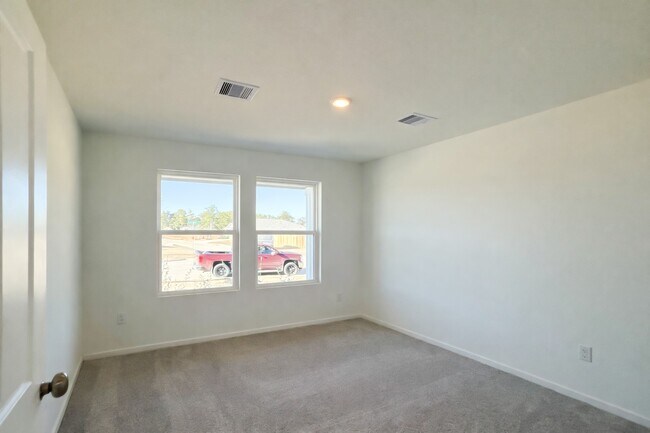 Building Photo - 15679 Plum Brk Dr