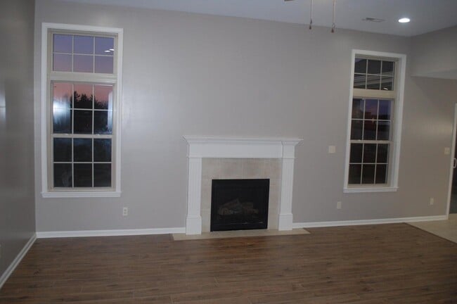 Building Photo - 5007 Craydon Dr