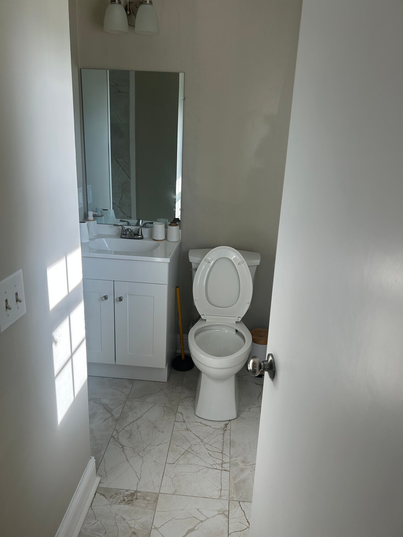 Building Photo - 403 E Northfield Blvd